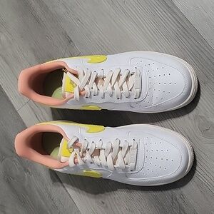 Nike Air force 1  '07' mini Mama. Used, size 9.5.